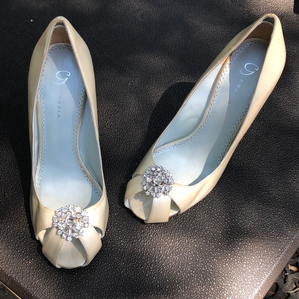 EUC Peep-toe Grazia heels